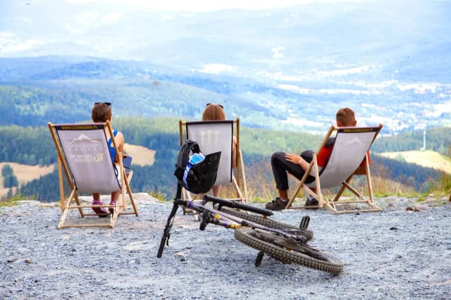 Czarna Góra – co warto wiedzieć o tej malowniczej górze?