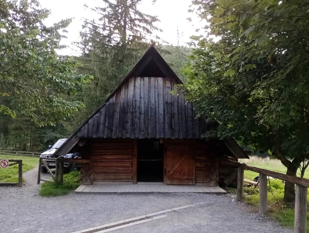 Bacówka w Dolinie Kościeliskiej - tradycyjne sery i historia miejsca