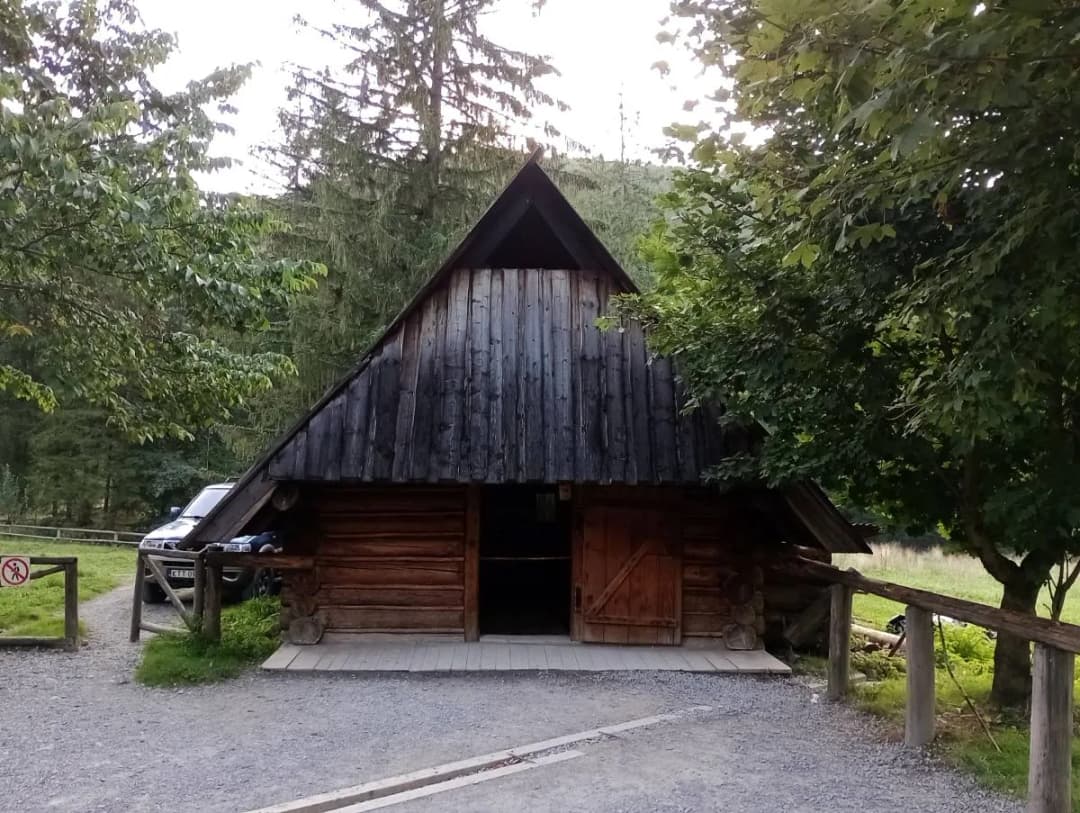 Bacówka w Dolinie Kościeliskiej - tradycyjne sery i historia miejsca