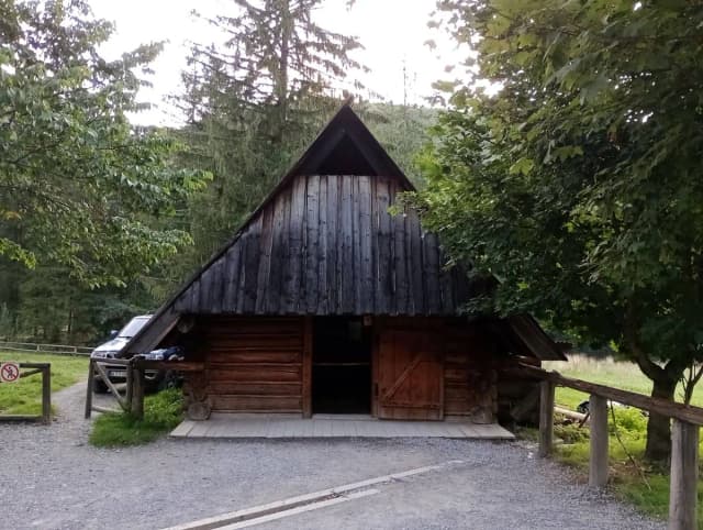 Bacówka w Dolinie Kościeliskiej - tradycyjne sery i historia miejsca