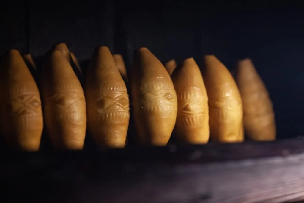 Gdzie kupić oscypki w Jeleniej Górze? Sprawdź najlepsze miejsca