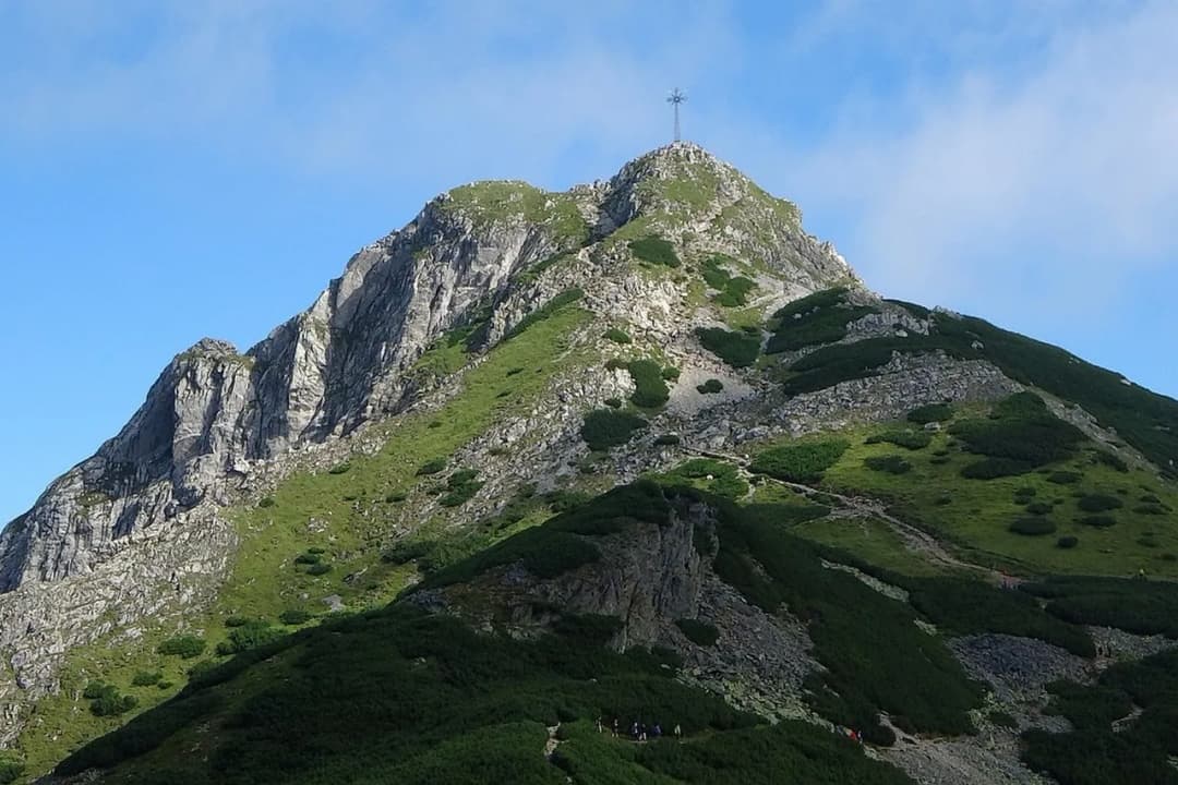 Jak dostać się na Giewont? Najlepsze trasy i ważne wskazówki