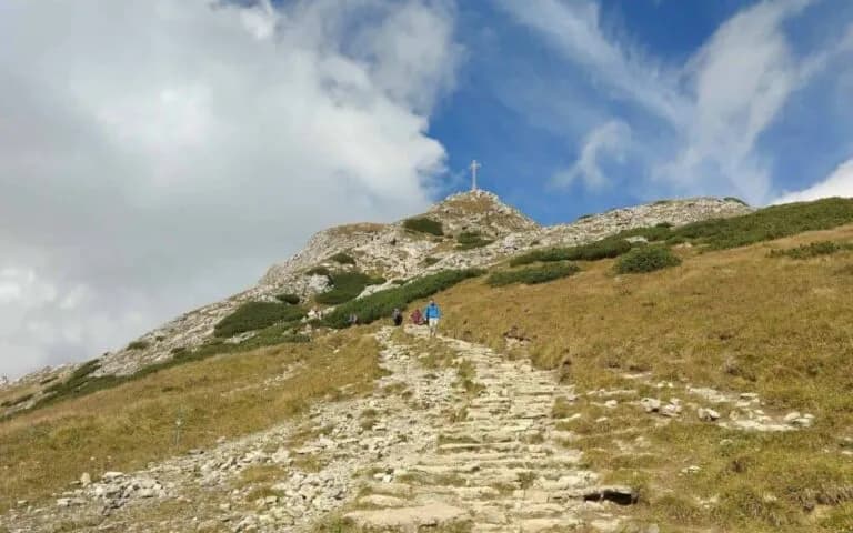 Jakim szlakiem na Giewont? Odkryj najłatwiejsze trasy i porady